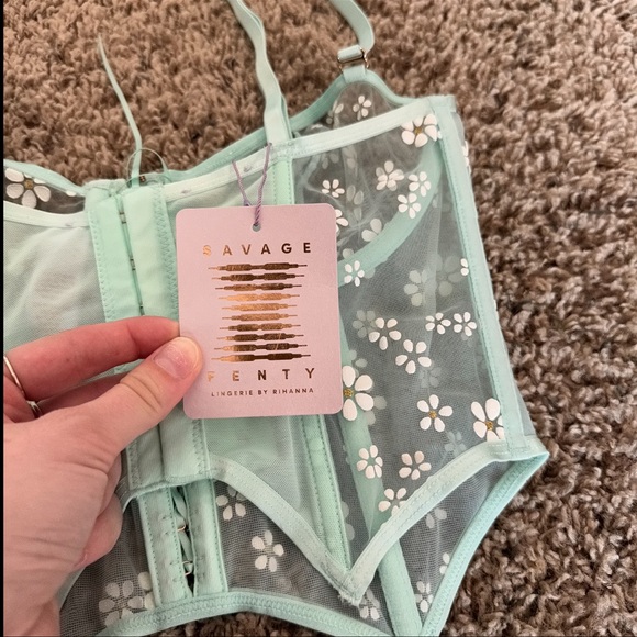 Rare Savage X Fenty Mint Daisy Puff Print Set - Picture 5 of 16